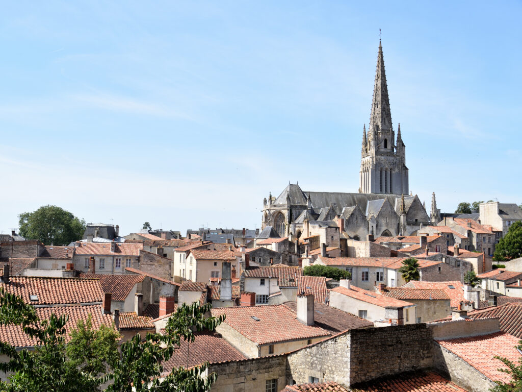 Grosbreuil près du camping